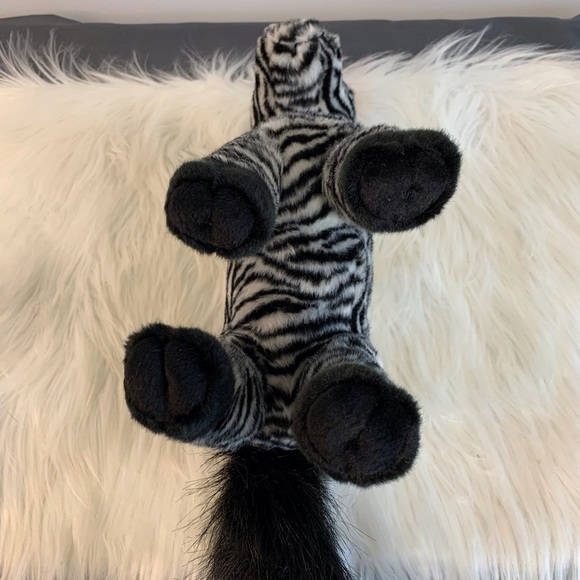 Ty (20) Plush Zebra with Black and White Stripes Serengeti 1999 - Picture 8 of 8